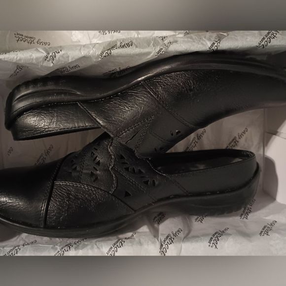 Easy Street Forever Women's Comfort Cutout Clogs Size 10W - Picture 3 of 3